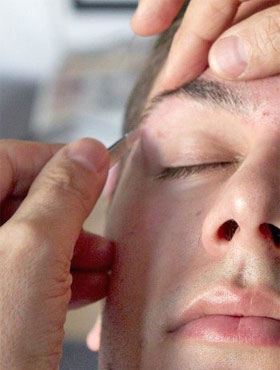 Ace of Cuts Eyebrow Grooming